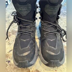 Hoka one Anacapa mid GTX hiking boot.  Vibram sole.